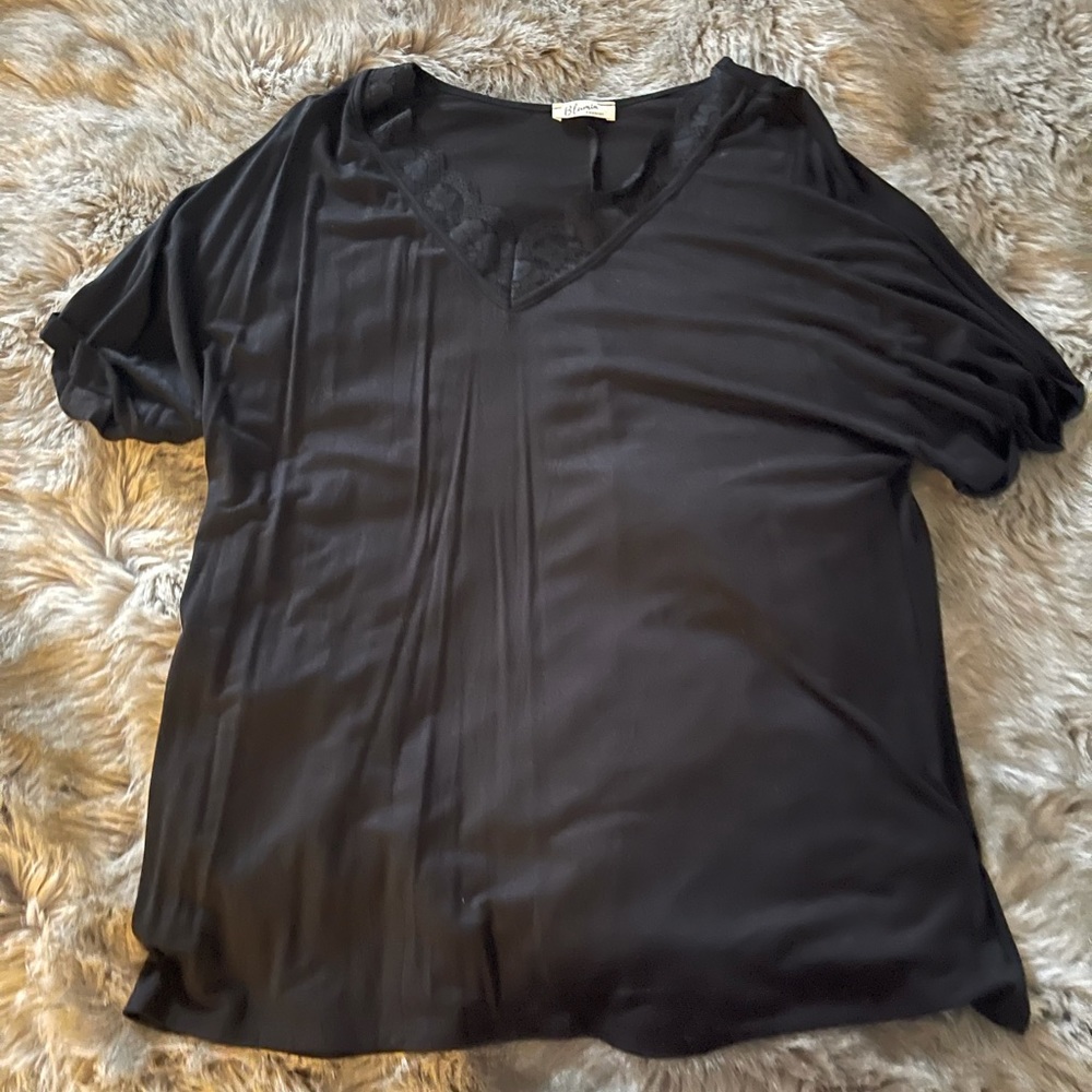 Lace trim v neck